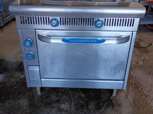 Natural Gas Griddle Range with Convection Oven