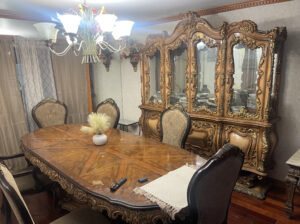 Dinning table with chairs