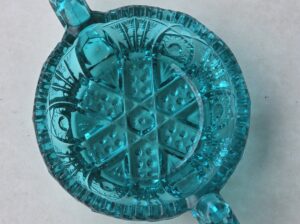 L.E Smith glass Thiel 2 handled dish